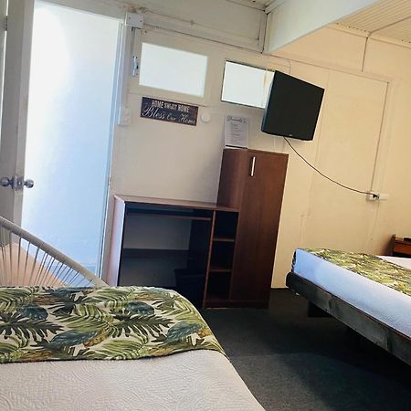 Hostal 3 Norte Сан-Антонио Экстерьер фото